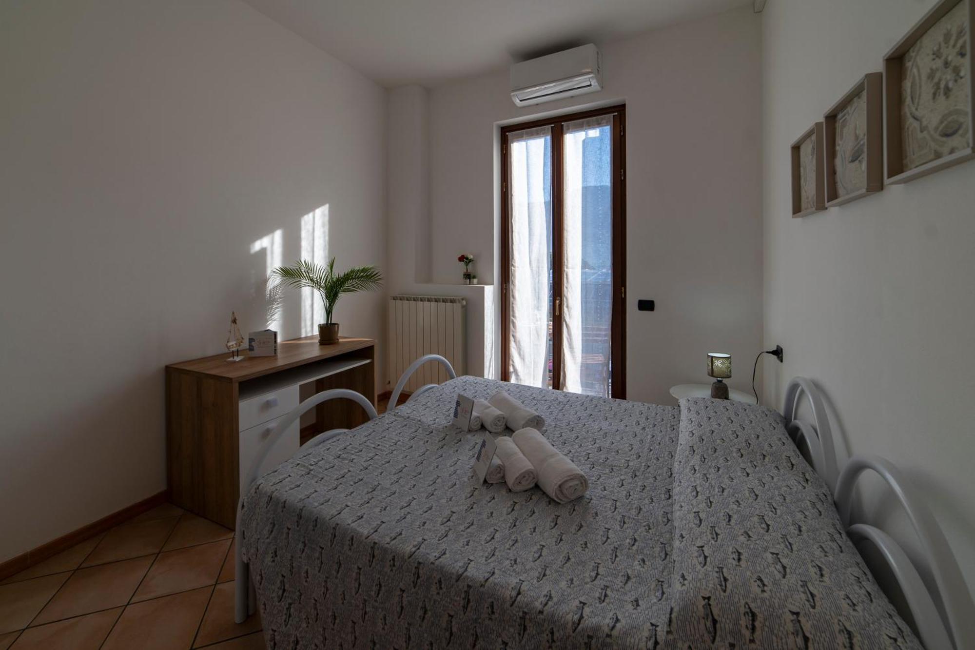 Apartamento La Casa Dei Carta-New & Chic Lovere Exterior foto