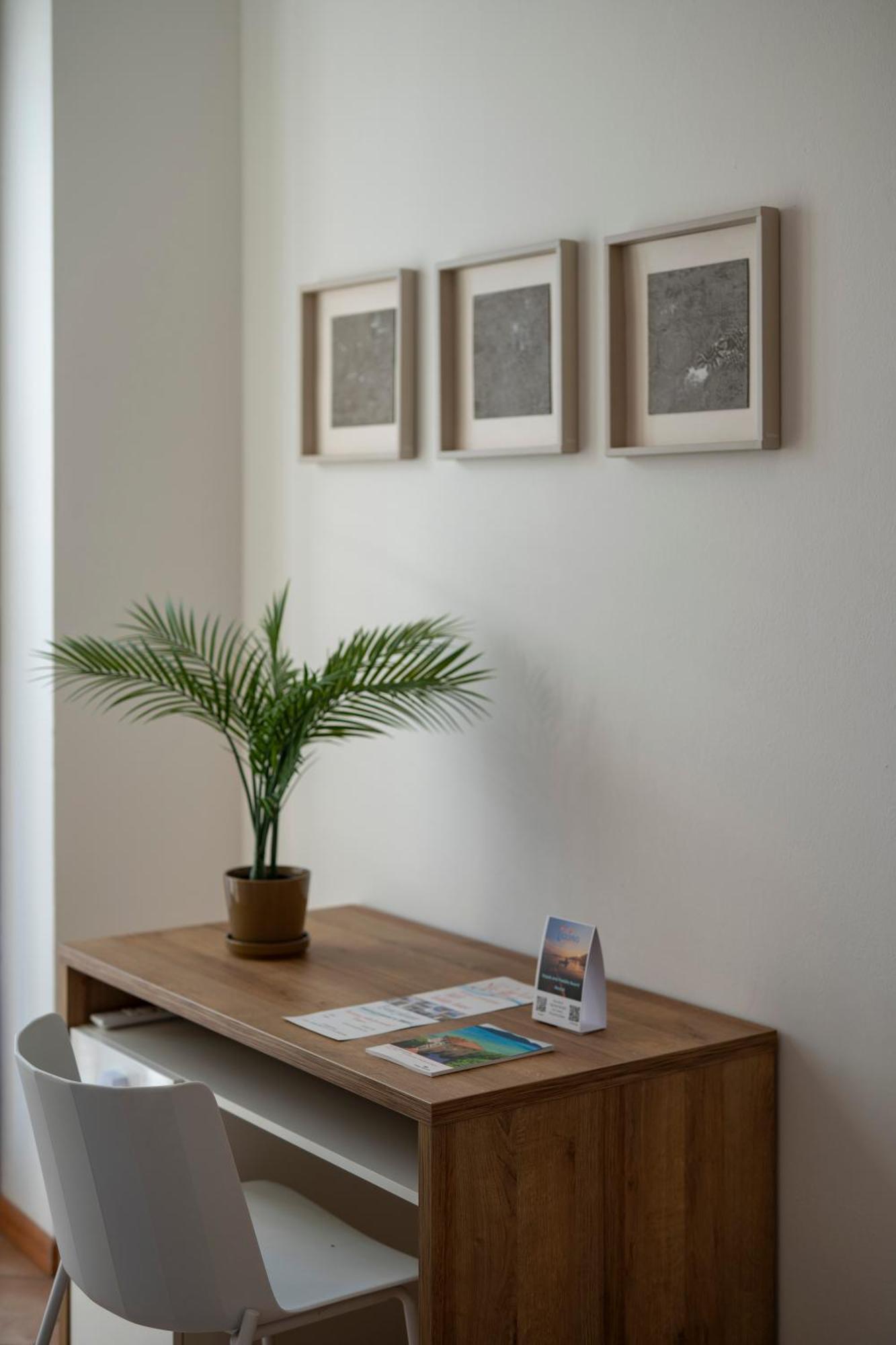 Apartamento La Casa Dei Carta-New & Chic Lovere Exterior foto