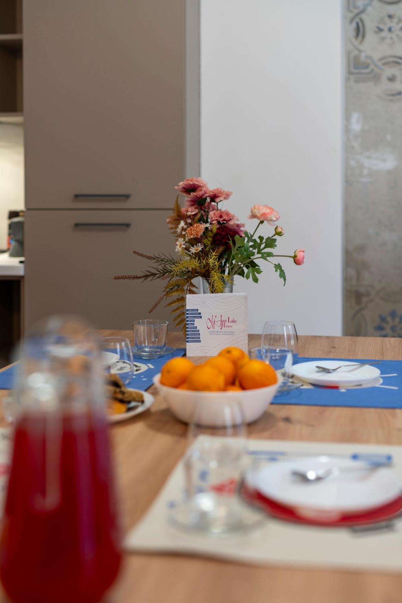 Apartamento La Casa Dei Carta-New & Chic Lovere Exterior foto